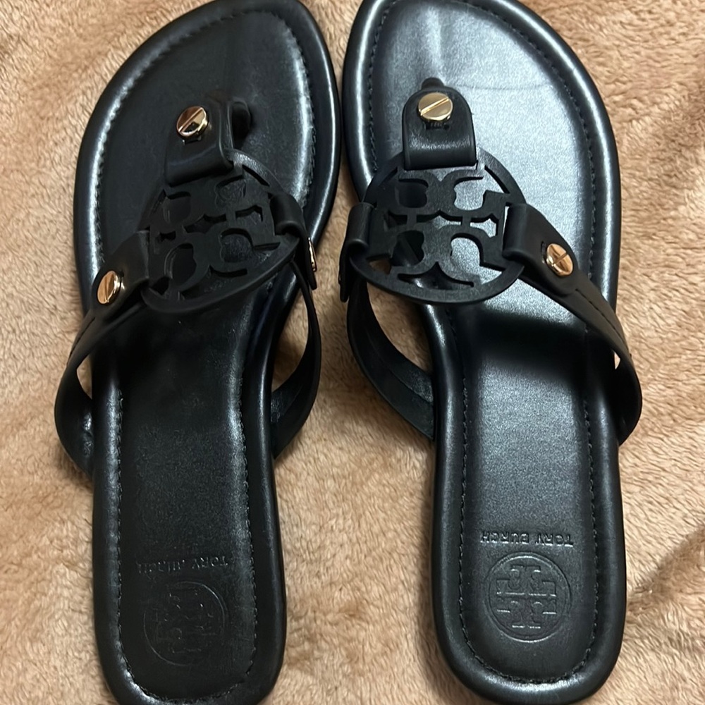 Tory burch sandals black us 7.8 and 8 size